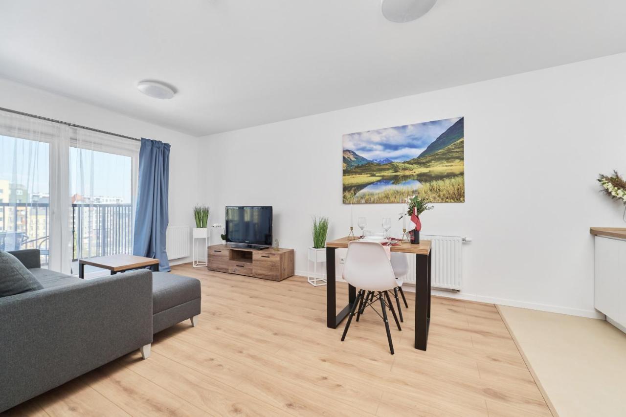 Modern Elegance With Ac By Renters Apartament