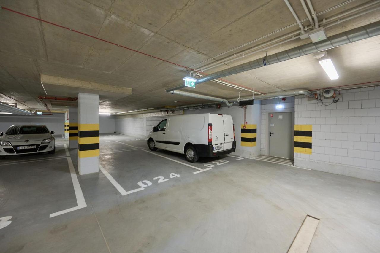 Modern Elegance With Ac By Renters Apartament *