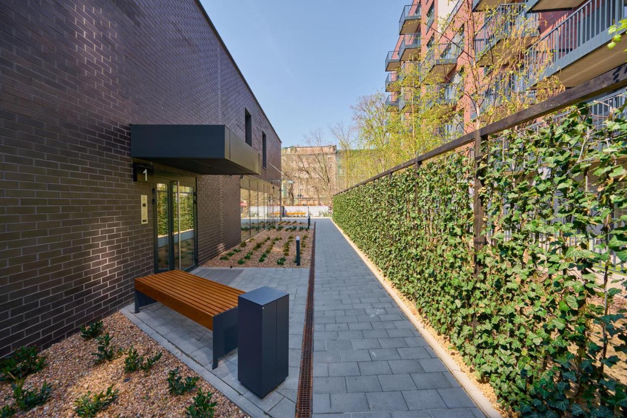 Modern Elegance With Ac By Renters Apartament